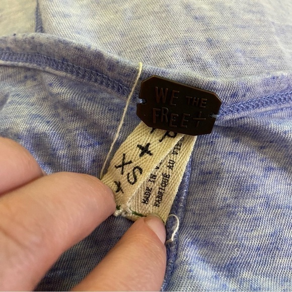 We The Free Destroyed Ombré Batwing Sleeve Opening Top Lilac Combo XS - Picture 3 of 8